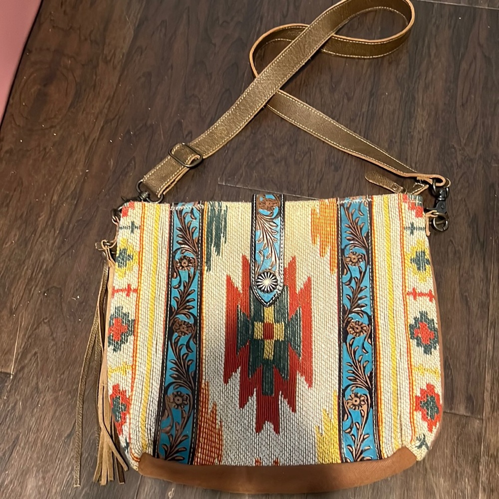 Myra bag